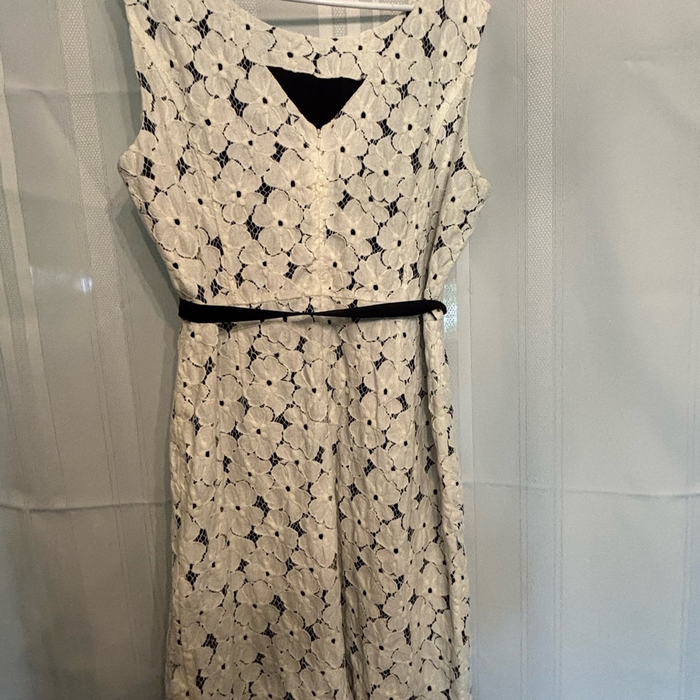 $15 - Floral Lace Midi Dress - US 14